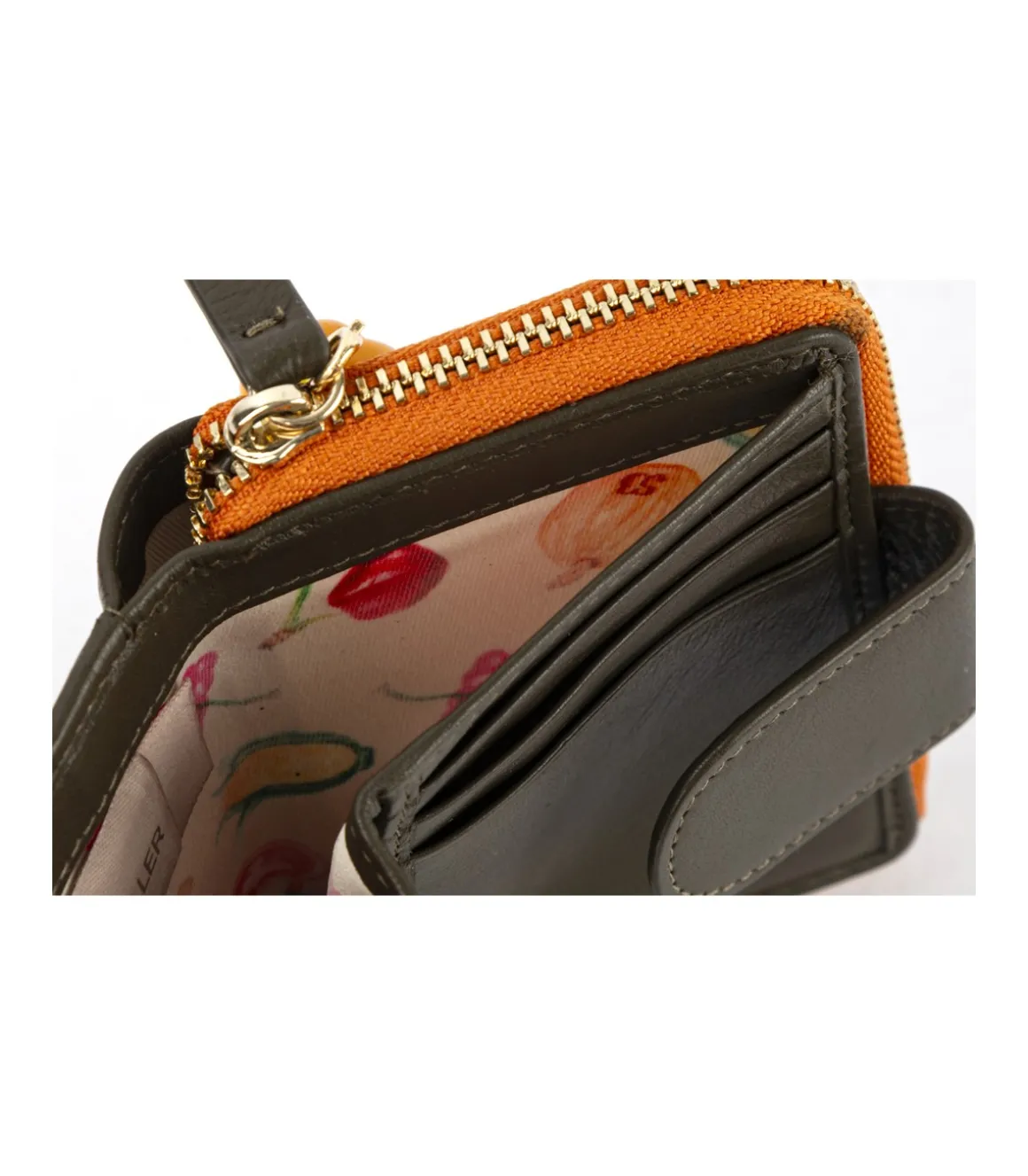 Billetero Solapa Fresa Fruitm 11933 Rojo Escarlata FRUIT MARKET